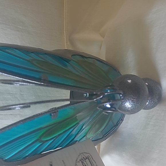 Solar Powered Butterfly - Picture 3 of 5